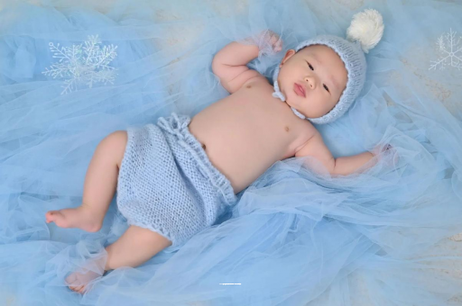 平阳宝宝睡觉爱笑